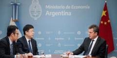 China invitó a Massa a reunión del Banco de los BRICS
