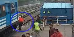 Por estar distraído con el celular cruzó las vías y un tren le golpeó la cabeza