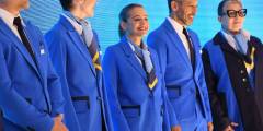 Aerolíneas Argentinas renovó los uniformes de pilotos y azafatas y lanzó sus propias zapatillas