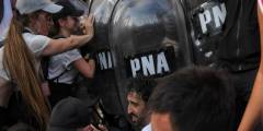 Organizaciones de izquierda, del radicalismo y de Grabois volverán a protestar frente al Congreso