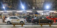 Fiat y Peugeot también paralizan sus plantas por falta de insumos en medio de la caída de las ventas