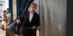 Sarkozy, primer expresidente francés en llevar un brazalete electrónico