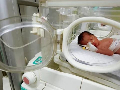 Muere la bebé rescatada por cesárea del vientre de su madre fallecida en un ataque israelí en Gaza