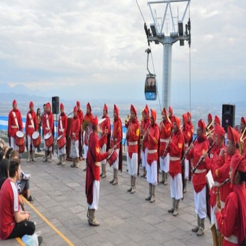 Teleférico San Bernardo se suma a las celebraciones por la Revolución de Mayo