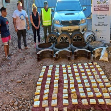 Imputación y prisión preventiva para una pareja detenida con 58 kilos de cocaína ocultos en las ruedas de una camioneta