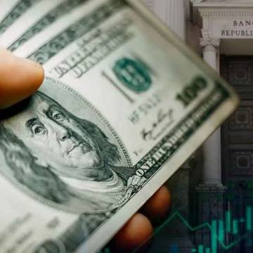 Se acelera la dolarización a días de las elecciones: el BCRA intervino para evitar que supere el techo de la banda