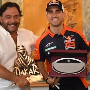 El gobernador Sáenz recibió a Luciano Benavides, campeón salteño del Dakar 2026