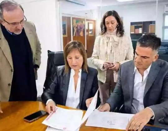 Tres empresas radicadas en parques industriales salteños obtuvieron la escrituración de sus predios