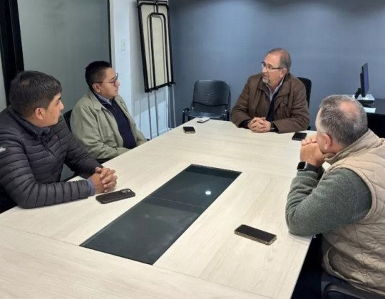 Camacho coordina una agenda de gestión transversal con los intendentes de la región Los Altos
