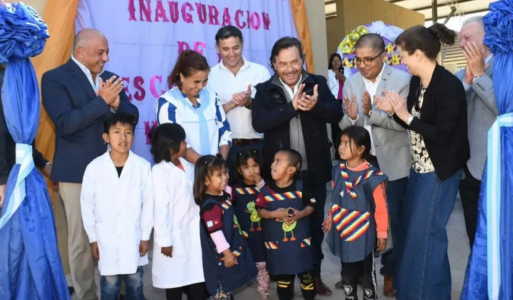 Luego de 15 años de espera, Sáenz inauguró el nuevo edificio de la escuela Monte Sinaí para la comunidad wichí del paraje El Obraje