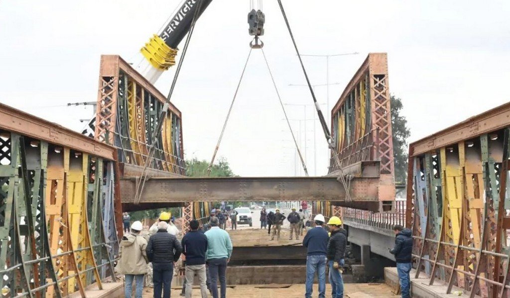 Puente de Vaqueros: Saénz marcó el avance en la modernización de la infraestructura vial metropolitana