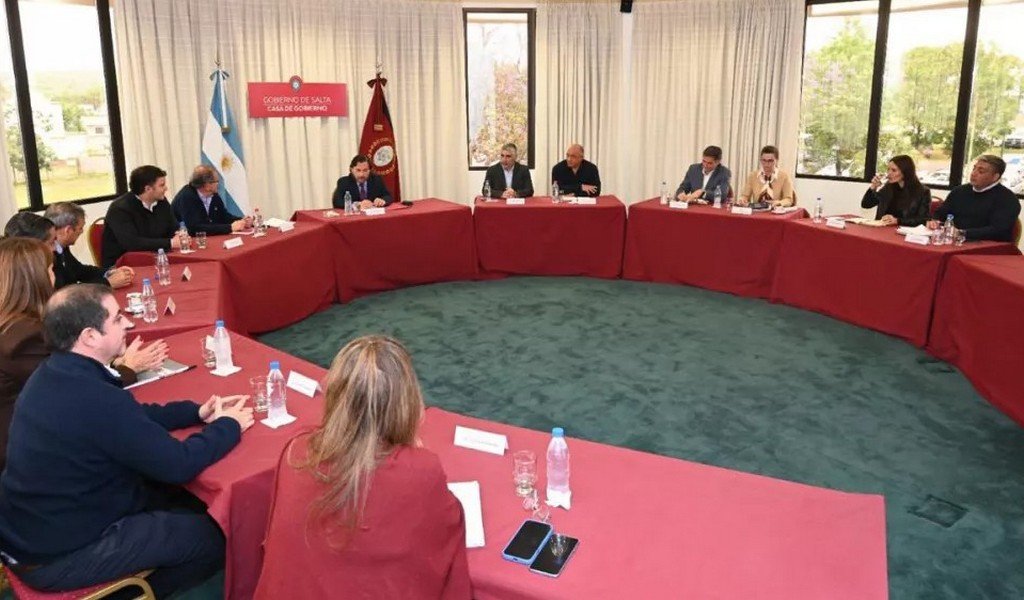 En reunión de Gabinete se confirmó fechas de pago de sueldos y aguinaldo y la presentación del Presupuesto 2027