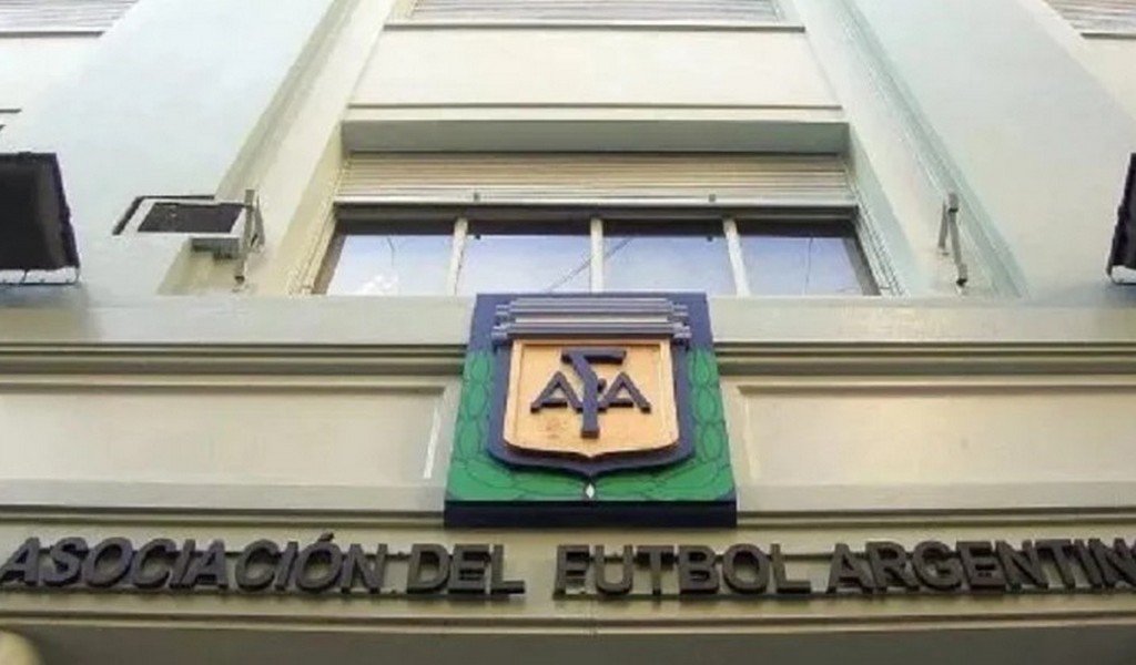 AFA: investigan transferencias millonarias