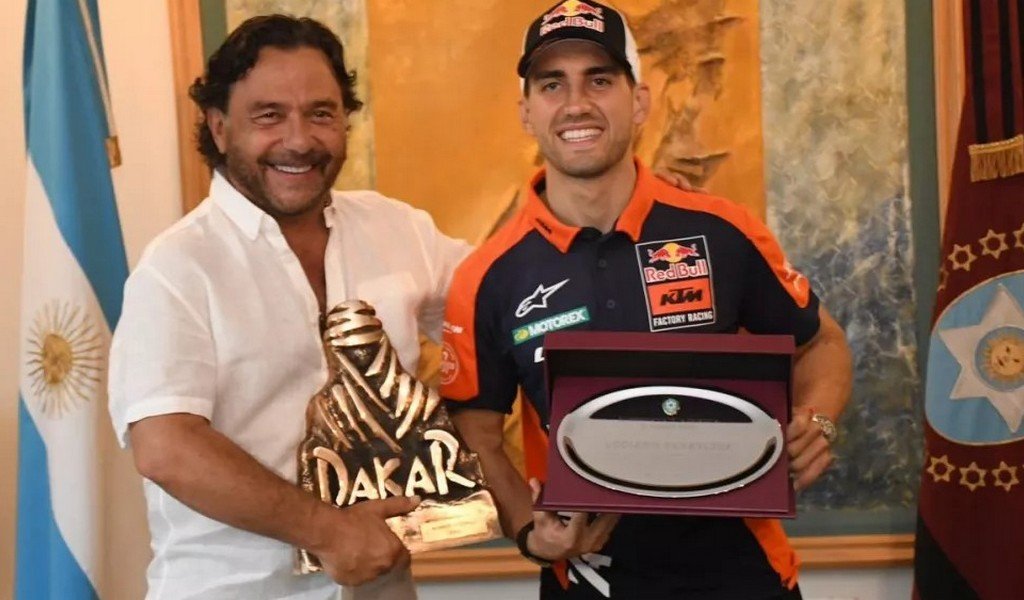 El gobernador Sáenz recibió a Luciano Benavides, campeón salteño del Dakar 2026