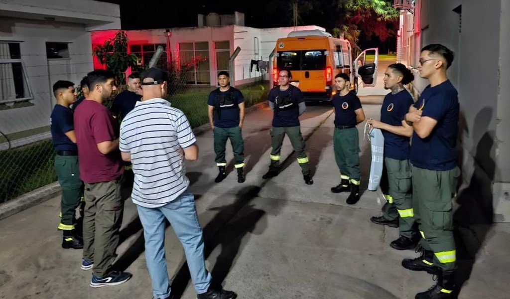 Salta envió refuerzos para combatir los incendios forestales en el Parque Nacional Los Alerces-Esquel