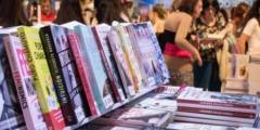 Un domingo de arte y literatura en la Feria del Libro
