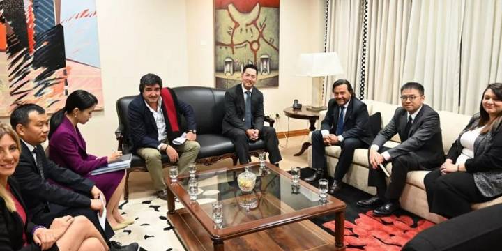 El Gobernador se reunió con directivos de la minera PLASA para avanzar en un proyecto sustentable de litio en el Salar de Diablillos