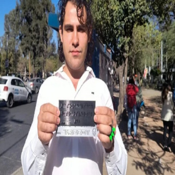Instalarán en las paradas de colectivos tableros braille