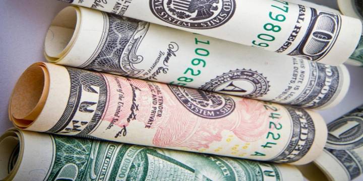 El dólar oficial llegó a $ 1255, un nivel récord