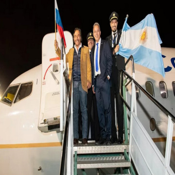 El Gobernador recibió el primer vuelo directo de Copa Airlines Panamá-Salta