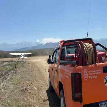 Defensa Civil sobrevoló la zona afectada por incendio forestal en San Lorenzo