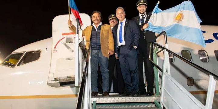 El Gobernador recibió el primer vuelo directo de Copa Airlines Panamá-Salta